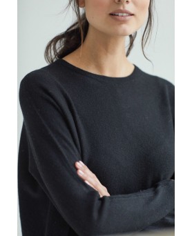 maglione oversize in cachemire nero con scollo a barca per donna
