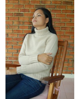 thick white cashmere turtleneck sweater for women