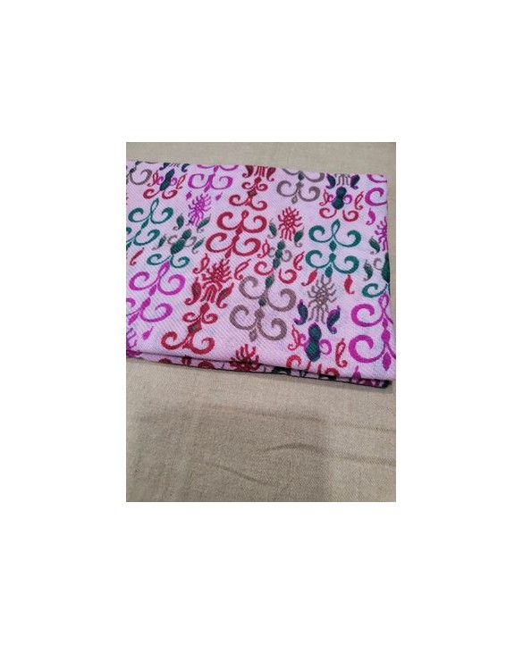 Пашмина гималайская в узоре кашемировой империи Розовый зеленый красный на розовом фоне