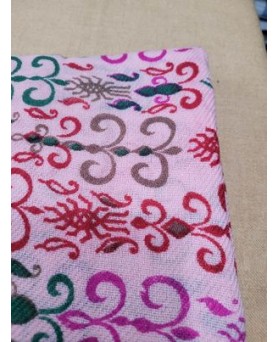 Пашмина гималайская в узоре кашемировой империи Розовый зеленый красный на розовом фоне