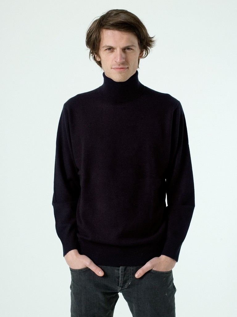 Cashmere Turtleneck: The Best Color and Style Combinations
